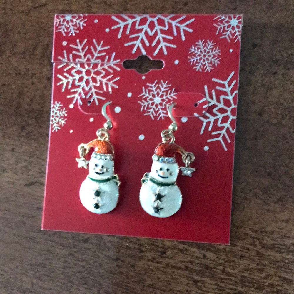 Very cute snowman earrings for Christmas.